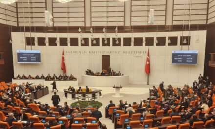 Ligjvënësit turq shtyjnë votimin për anëtarësimin e Suedisë në NATO