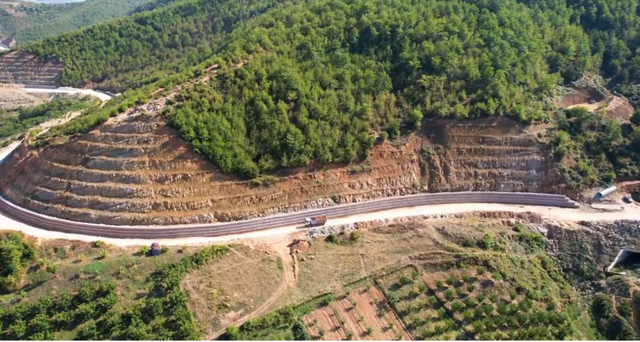 Shkurtohet rruga Tiranë-Korçë, Rama publikon pamje nga punimet në aksin Qukës-Qafë Plloçë