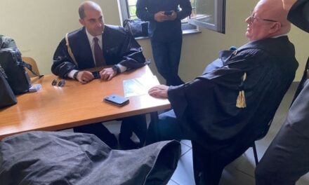 Berisha mungon, në GJKKO paraqiten dy avokatët e tij