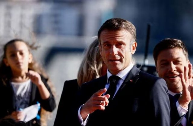 Emanuel Macron shtyn disa orë ardhjen në Tiranë