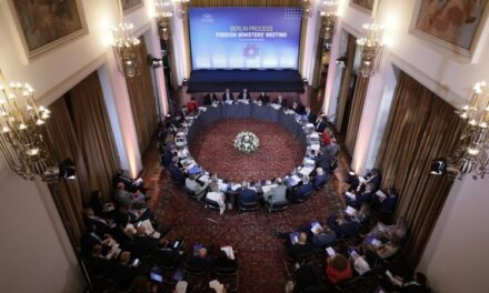 Tensionet në Veriun e Kosovës mbizotërojnë takimin e Procesit të Berlinit