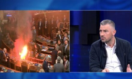 “Herë tjetër të sjellin ushtrinë me kallash”, Nallbati flet pas kaosit në Kuvend: Nuk tërhiqemi, do ta shikoni deri ku do të arrijmë ne