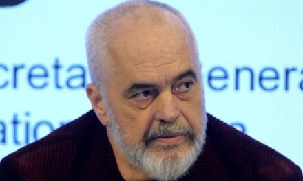 “Në rrezik ditët e sotme është e vërteta”, Rama: Çdo sulm ndaj gazetarëve është i neveritshëm