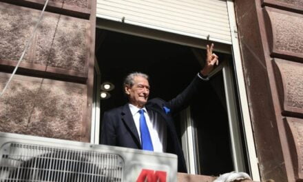 Anëtari i kryesisë së PD: Vetëm SPAK e largon Berishën. Deputetët që e ndjekin janë në rrugën e gabuar