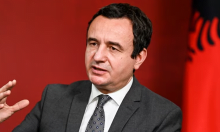 Albin Kurti vjen në Shqipëri për Pavarësinë, por nuk konfirmon nëse do takojë Ramën