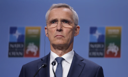 Shefi i NATO-s paralajmëron “lajme të këqija” nga Ukraina