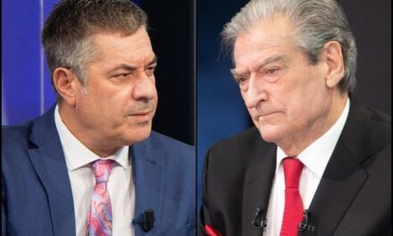 Berisha e djali i ikin drejtësisë, Vangjeli: ‘S’kemi parë gjë akoma’, slogan te rruga e burgut!