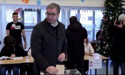 Zgjedhjet në Serbi/ Pjesëmarrje e ulët, deri në mesditë votojnë 21.3% e qytetarëve