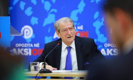 SPAK kërkoi masën “arrest në shtëpi”, Berisha sulmon gjykatësit: Ata kanë pështyrë mbi fytyrën e tyre