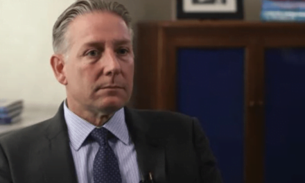 Lapsusi në pretencën ndaj McGonigal, Duçka cilësohet si ish-ministër energjie