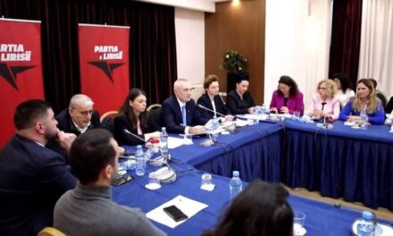 Ilir Meta bëhet i gjallë, shpall programin e PL për arsimin: Kemi 7 pika që sjellin ndryshimin