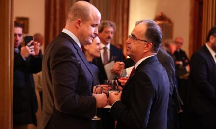 Begaj: Shqipëria do të vijojë të ketë politikë të jashtme të linjëzuara me Bashkimin Evropian dhe SHBA