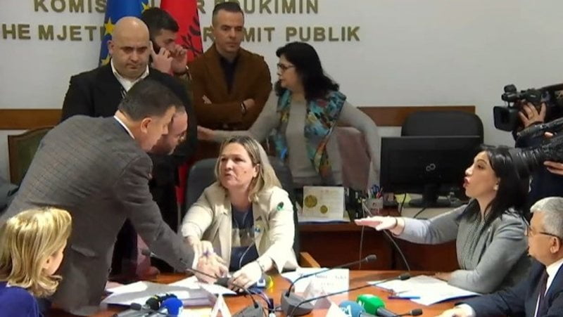 PS kërkon përjashtimin e deputetëve Bardhi e Noka