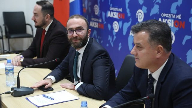 Njoftoi bashkimin e PD, por a e njeh Berishën si kryetar? Ja si përgjigjet Gazment Bardhi