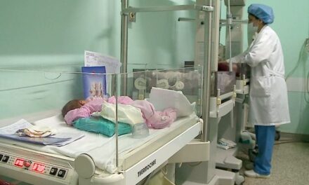 Në 2023, 2500 lindje më pak/ Në pesë qarqe ka pasur më shumë vdekje se sa lindje