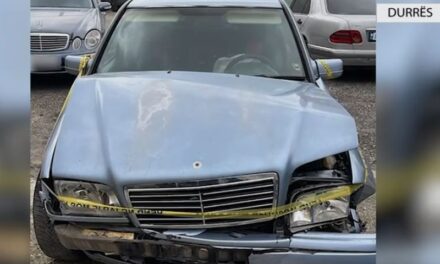 Tentuan të shtypnin pronarin e makinës që e morën për ta lyer, pranga dy vëllezërve në Durrës