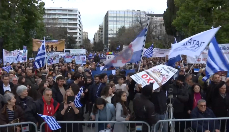 Protestë në Athinë – Kundër pr.ligjit të martesave homoseksuale që shkon në Parlament