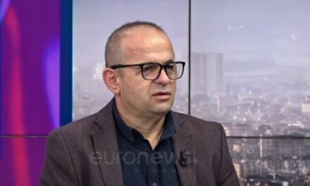 Mjeku tregon rrezikun e madh nga ndotja e makinave: Shkak për sëmundje