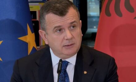 Aksidenti me 4 viktima në Tepelenë, Balla: I pikëlluar, zbatimi i rregullave të qarkullimit detyrim ligjor