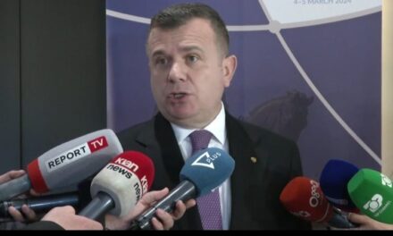 Shpërthimi me dy viktima në Lushnje, Balla: Kukuvajkat e politikës të lënë Policinë dhe Prokurorinë të bëjnë detyrën