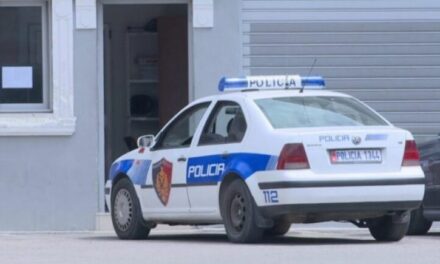 Përndoqi 31-vjeçare, duke i shkaktuar asaj frikë, pranga 41-vjeçarit në Tiranë