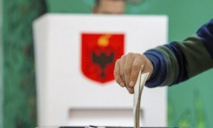 Zbardhet drafti i PS për ndryshimet e Kodit Zgjedhor/ Nga depolitizimi i komisioneve te vota e emigrantëve, çfarë përmban propozimi