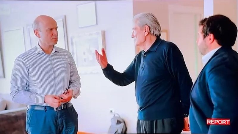 Berisha dhe dhëndri i tij shkelin arrestin shtëpiak, takohen me gazetarët e RAI-t dhe japin intervista