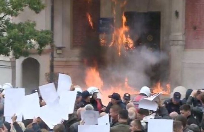 Protesta para Bashkisë së Tiranës, dalin para gjykatës 4 protestuesit e arrestuar