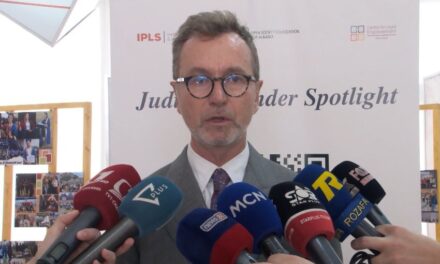 Ambasadori i BE: Reforma në drejtësi të vijojë, Dumani jo i shqetësuar nga presionet