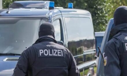 Qindra policë në Gjermani nën dyshim për qëndrime ekstremiste