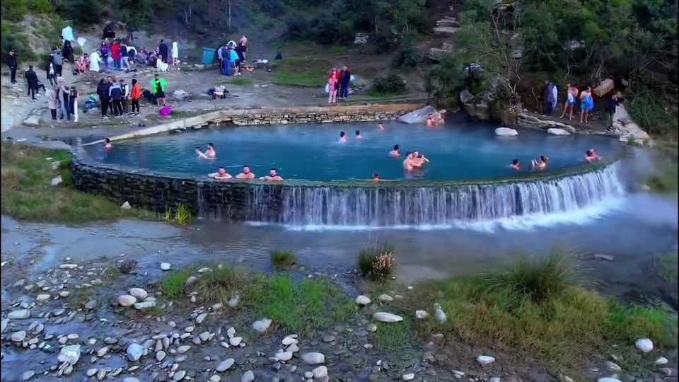 “TOO MUCH SHIT MY FRIEND”/ Bënjat e Përmetit në sytë e Field Marshal të Britanisë.