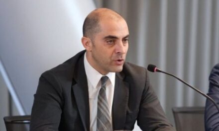 E goditën me levë në fytyrë dhe trup në zonën e ish Bllokut, zbulohet arsyeja e sulmit ndaj avokatit të Berishës