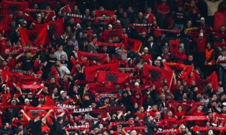 “Çmenden” tifozët kuqezi, 50 mijë shqiptarë në stadium për ndeshjen me Italinë