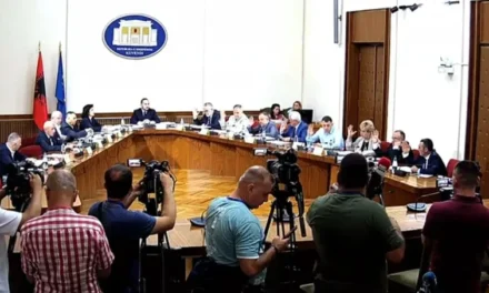 Komisioni TIMS/ Hidhet poshtë kërkesa e Salianjit, Balla, Rrumbullaku dhe Ervin Muça do pyeten me dyer të mbyllura