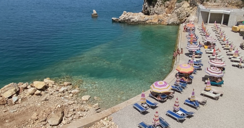 Shqiptarët më “dorëlëshuar”! Shumë turistë të huaj, por shpenzojnë shumë pak