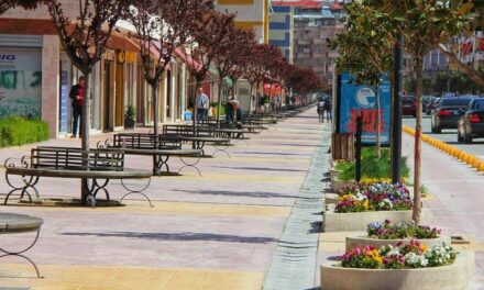 Amerikani që jeton në Fier, tregon pse la SHBA dhe zgjodhi Shqipërinë