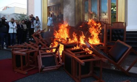 Lista: PS nis mbledhjen e firmave për përjashtimin e 24 deputetëve të PD