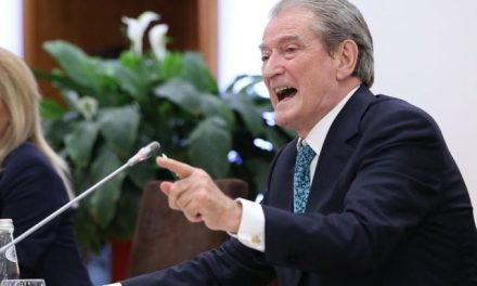 DOSJA E SPAK/ Sali Berisha, në mbledhjen e qeverisë: Do privatizojmë terrenet sportive, nuk do lëmë asnjë stadium në Tiranë!