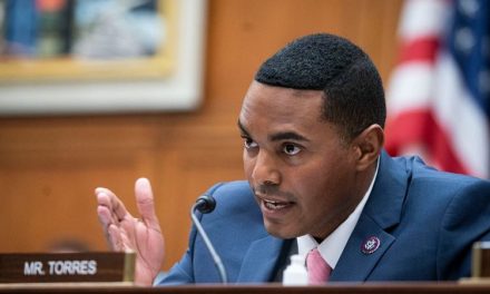 Kongresmeni amerikan reagon pas fjalimit të Vuçiç: Kosova është e pavarur! Presidenti serb është në anën e gabuar të historisë