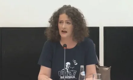 Absurdi: Argita Malltezi, padi ndaj prokurorëve dhe gjyqtarëve të babit dhe burrit, në prokurorinë që thonë se komandohet nga Rama