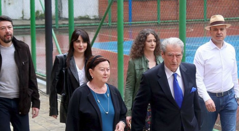 “Kreu i PD ruante figurën, paratë i ‘ruante’ dhëndri” – Dosja e SPAK për ‘Partizanin’: Çifti Malltezi, miliona për Liri dhe Sali Berishën