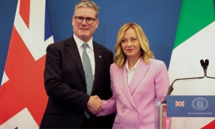 Pakti i emigrantëve të Italisë me Shqipërinë nuk ka kuptim – Pra, cila është arsyeja e vërtetë që Starmer po tregon interes?