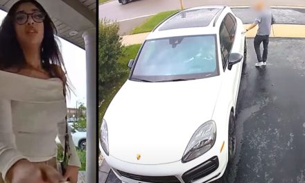 Ngjarje e pabesueshme: Gruaja mori një Porsche për provë dhe e vodhi duke goditur shitësin-pronarin (Video)