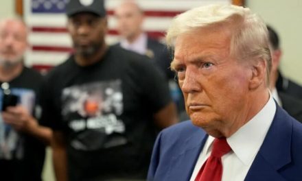 Zëdhënësi i fushatës së Donald Trump: Ai është i sigurt se “ka pasur të shtëna pranë tij”