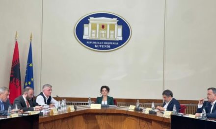 Grupi i demokrat vendosi ndërprerjen e marrëdhënieve me Kuvendin, Spiropali bën lëvizjen e papritur