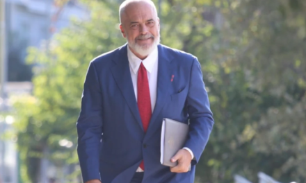 Rama takim “urgjent” me kryebashkiakët socialist në Tiranë