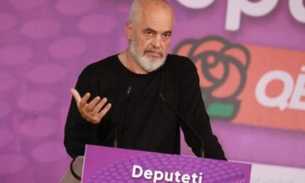 Rama mbledh drejtuesit politikë dhe kryebashkiakët socialistë, në fokus zgjedhjet dhe vota e Diasporës