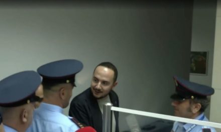 Salianji shkon në polici/ Dorëzohet pas vendimit të Apelit që e dënoi me një vit burg