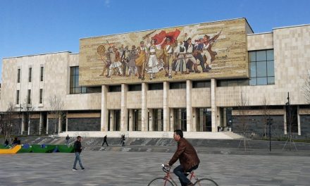 Shqipëria ftohet ta hapë kapitullin e parë në bisedimet për anëtarësim në BE