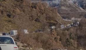 Aksident në bypassin e Murrizit, radhë kilometrike automjetesh